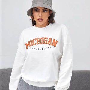 drop shoulder letter graphic pullover